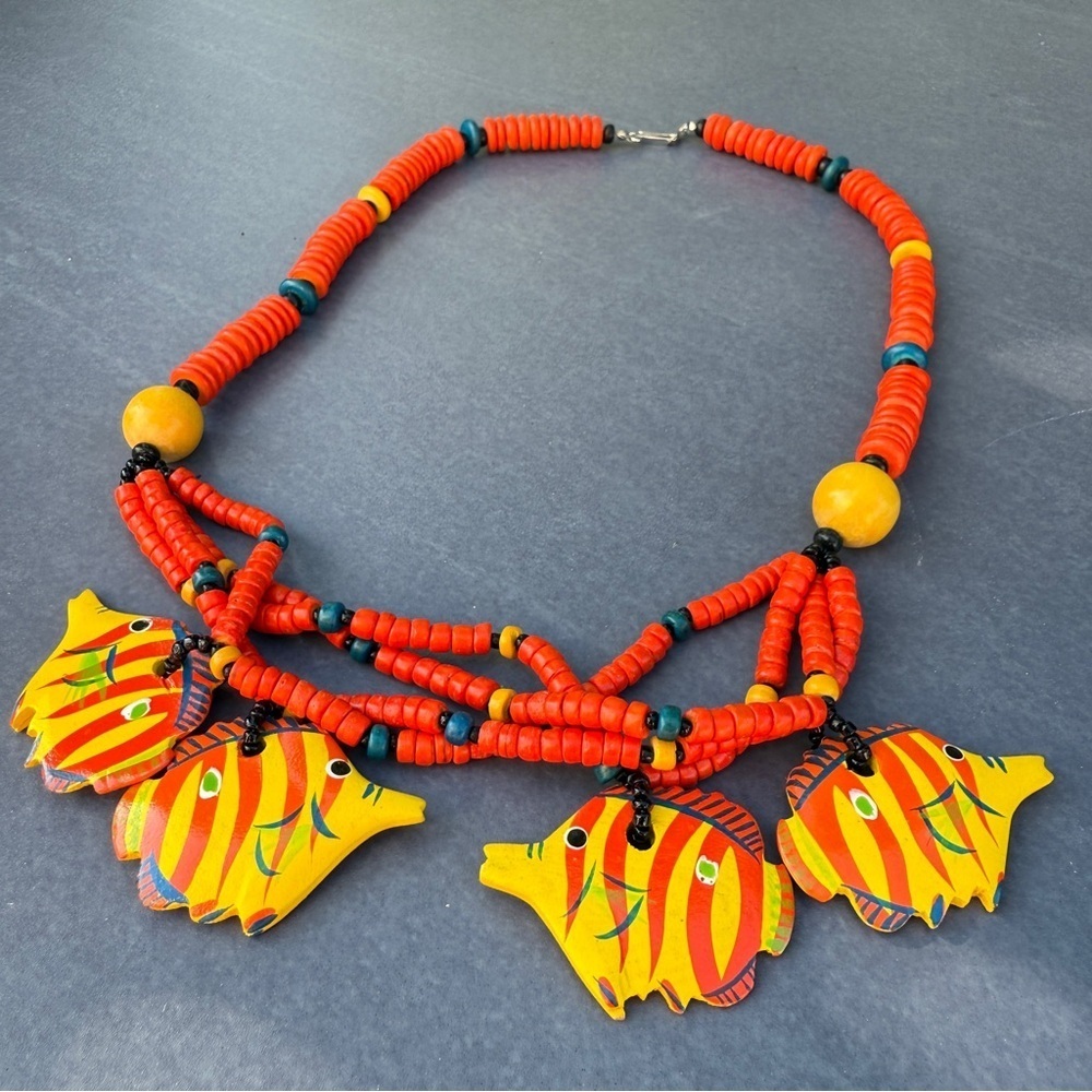 Vintage Coconut Wood Tropical Fish Pendant Necklace - Picture 8 of 10